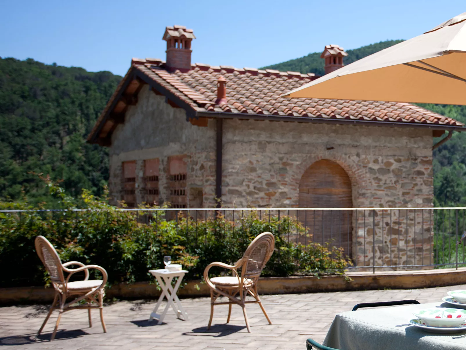 Policleto-Outside