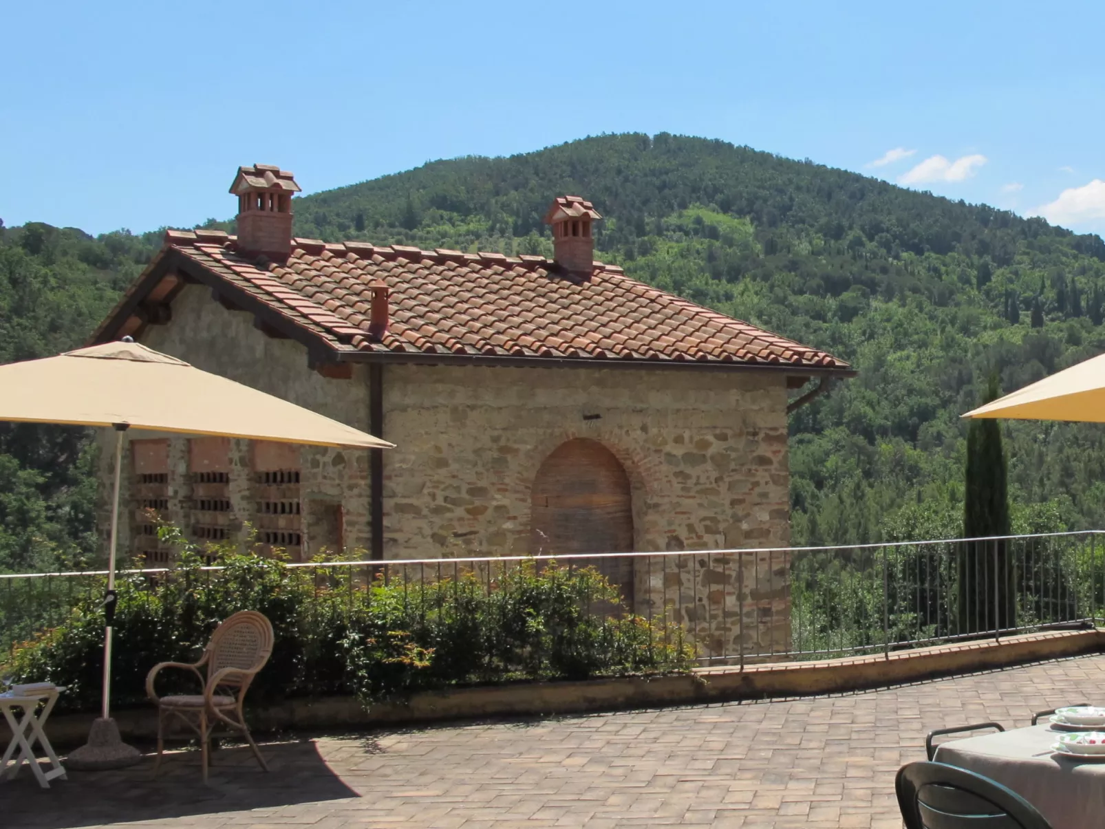 Policleto-Outside