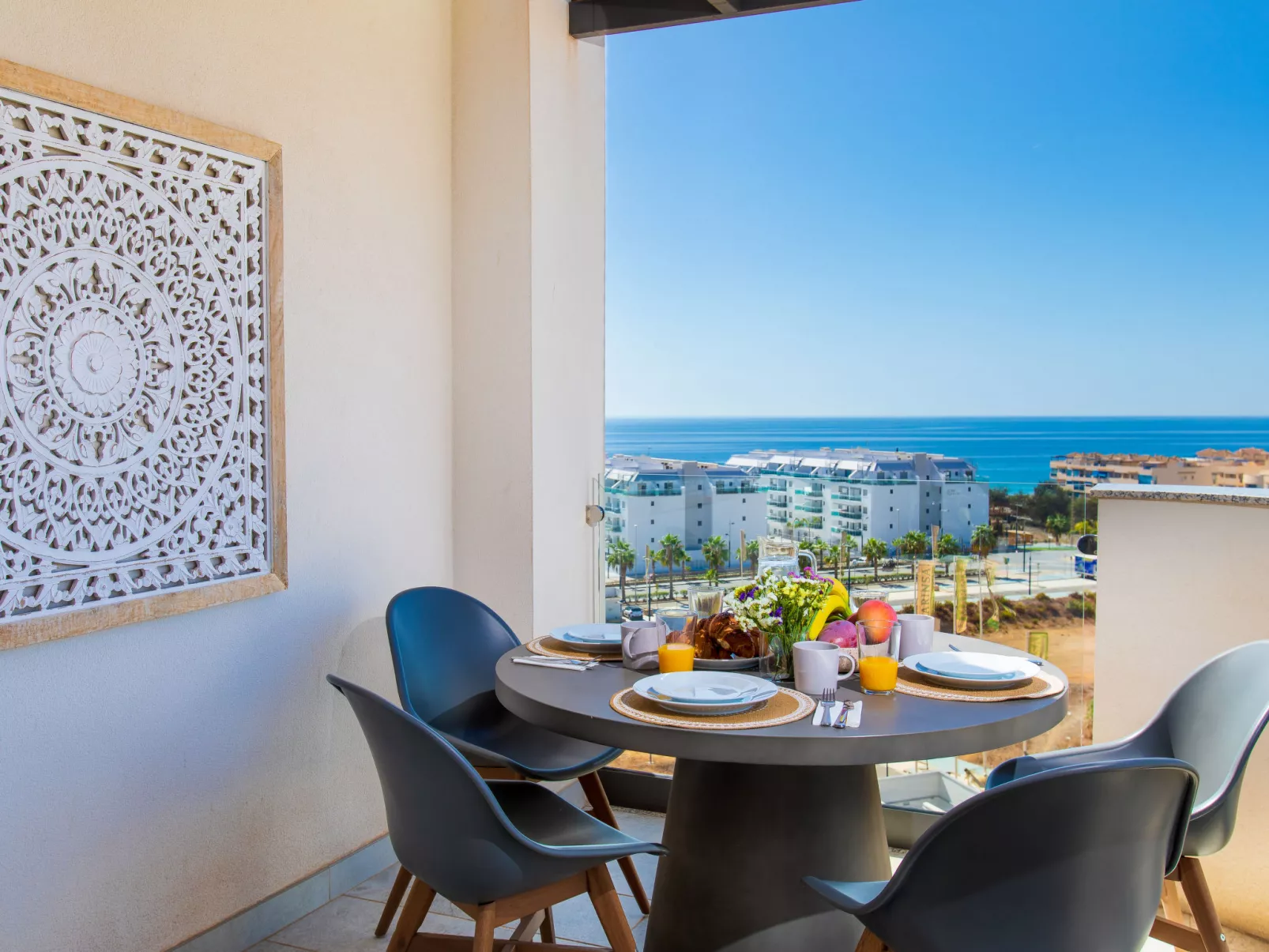 Marinsa Beach, Sea View/Roof terrace-Inside