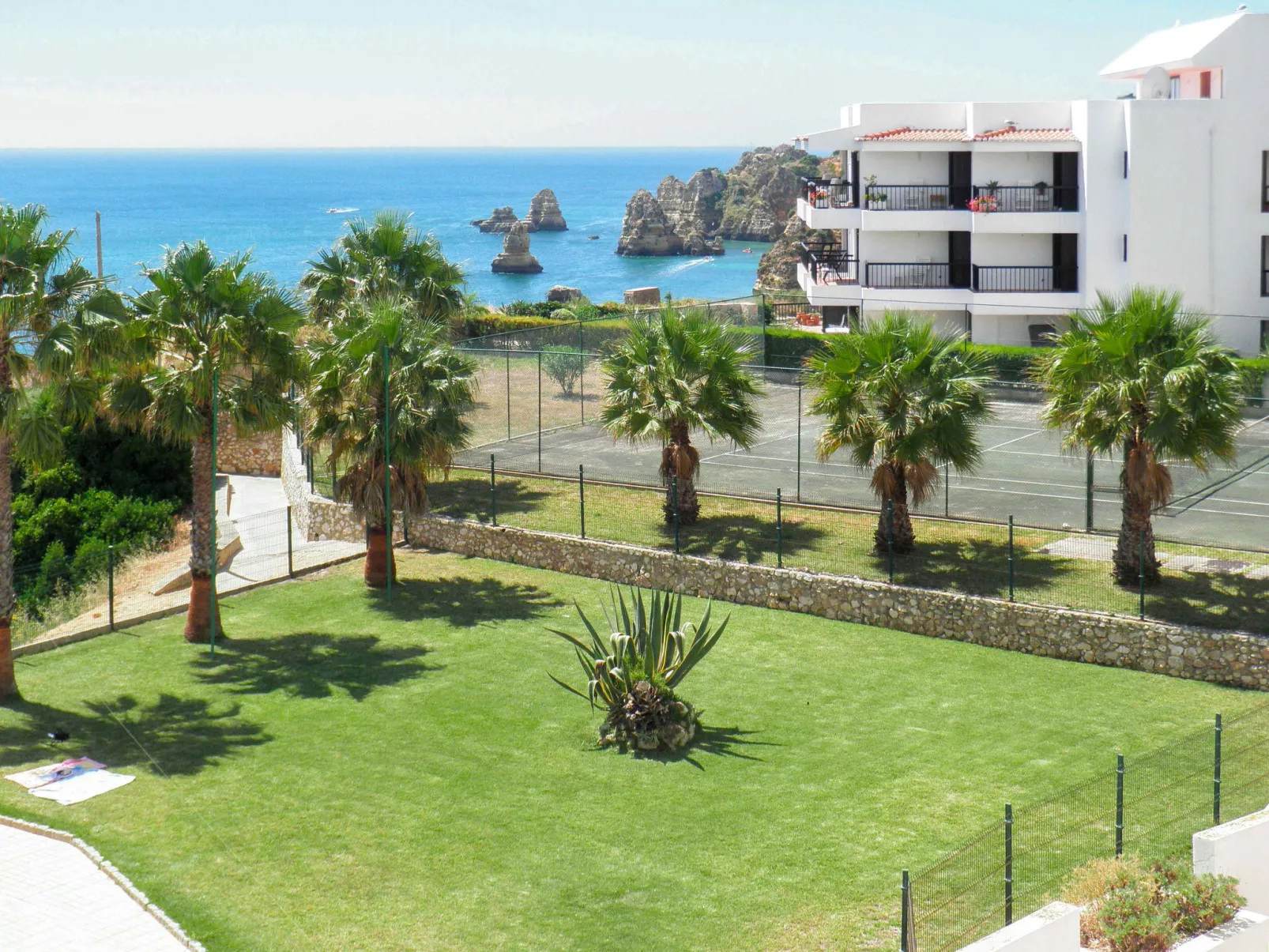 Iberlagos-Outside
