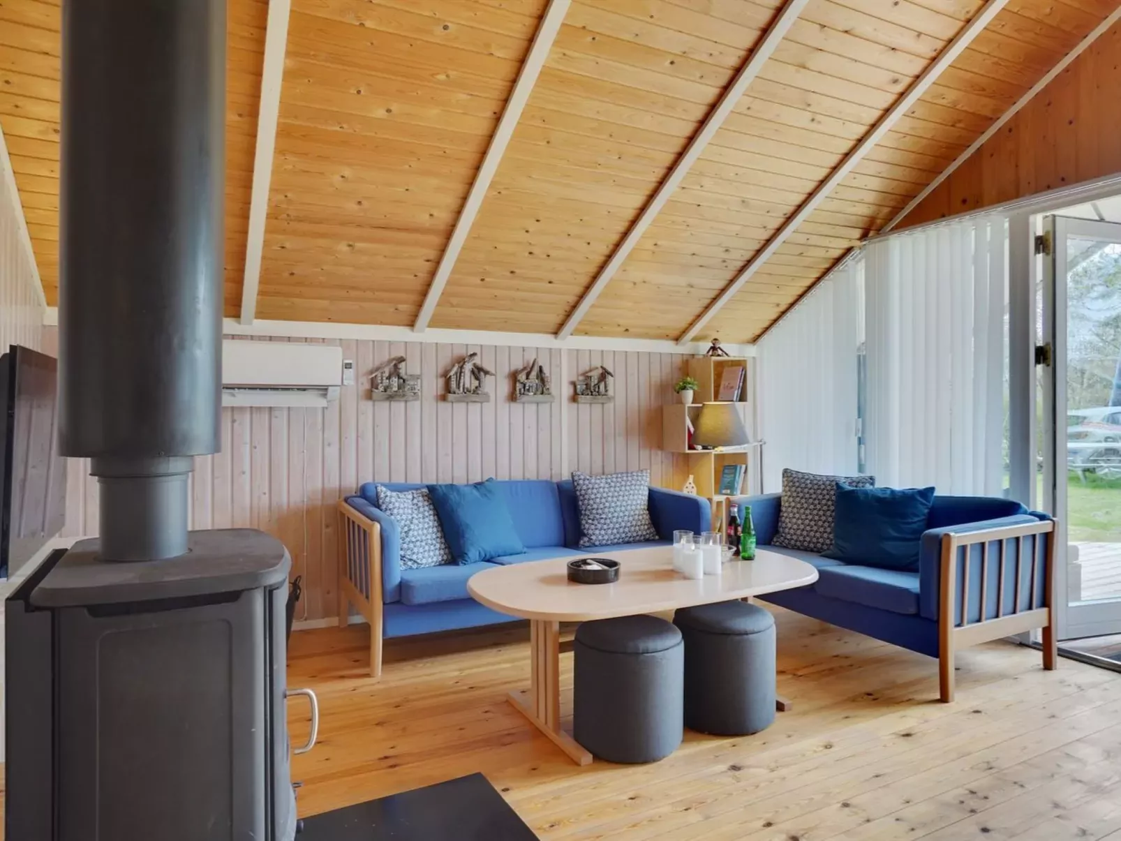 "Norna" - 300m from the sea-Inside