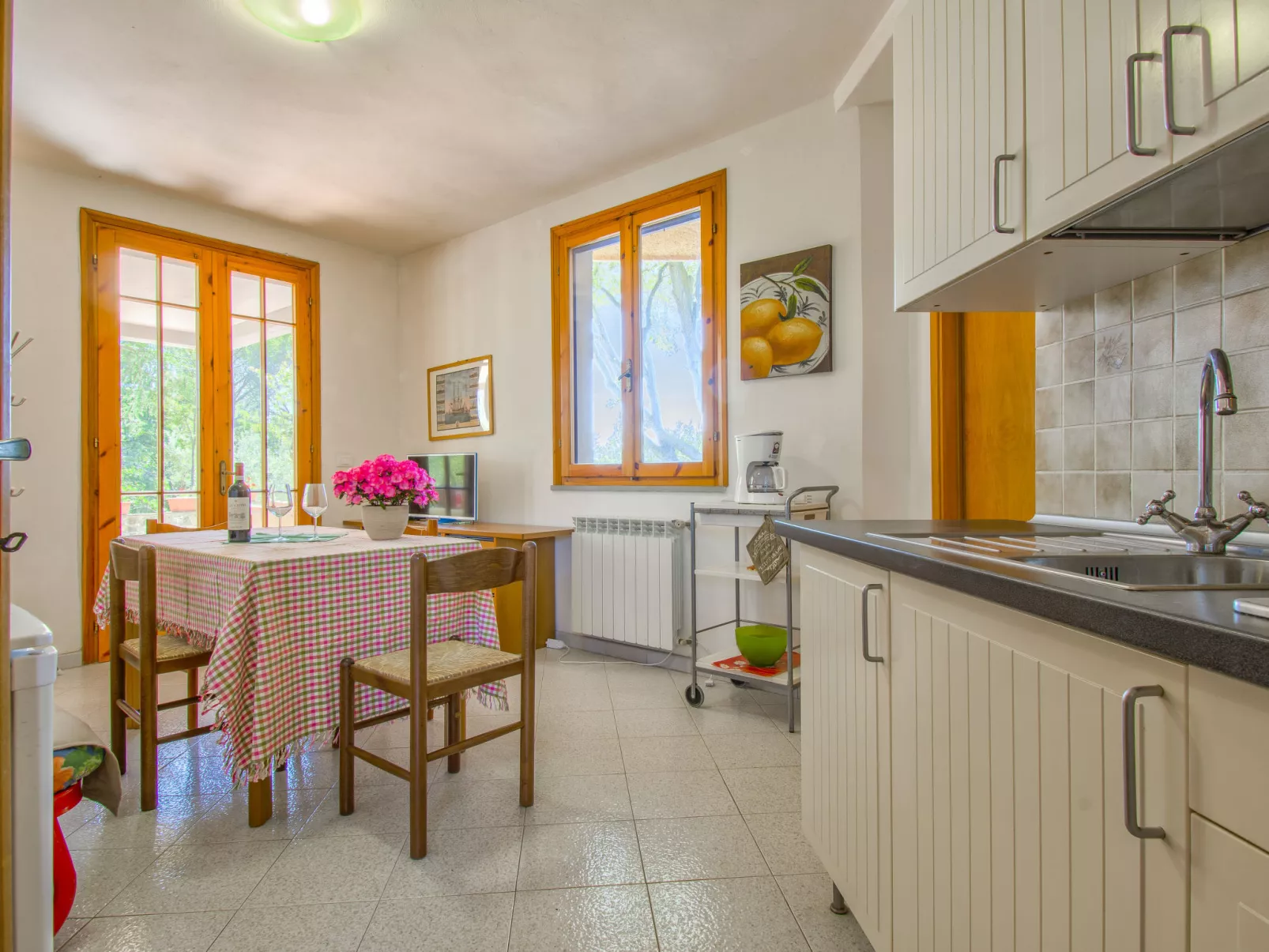 Montaleo 1-Inside