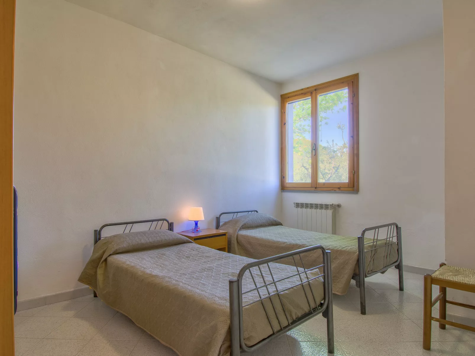 Montaleo 1-Inside