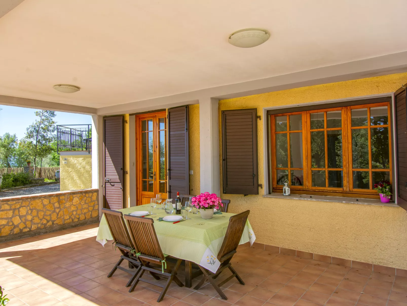 Montaleo 1-Outside