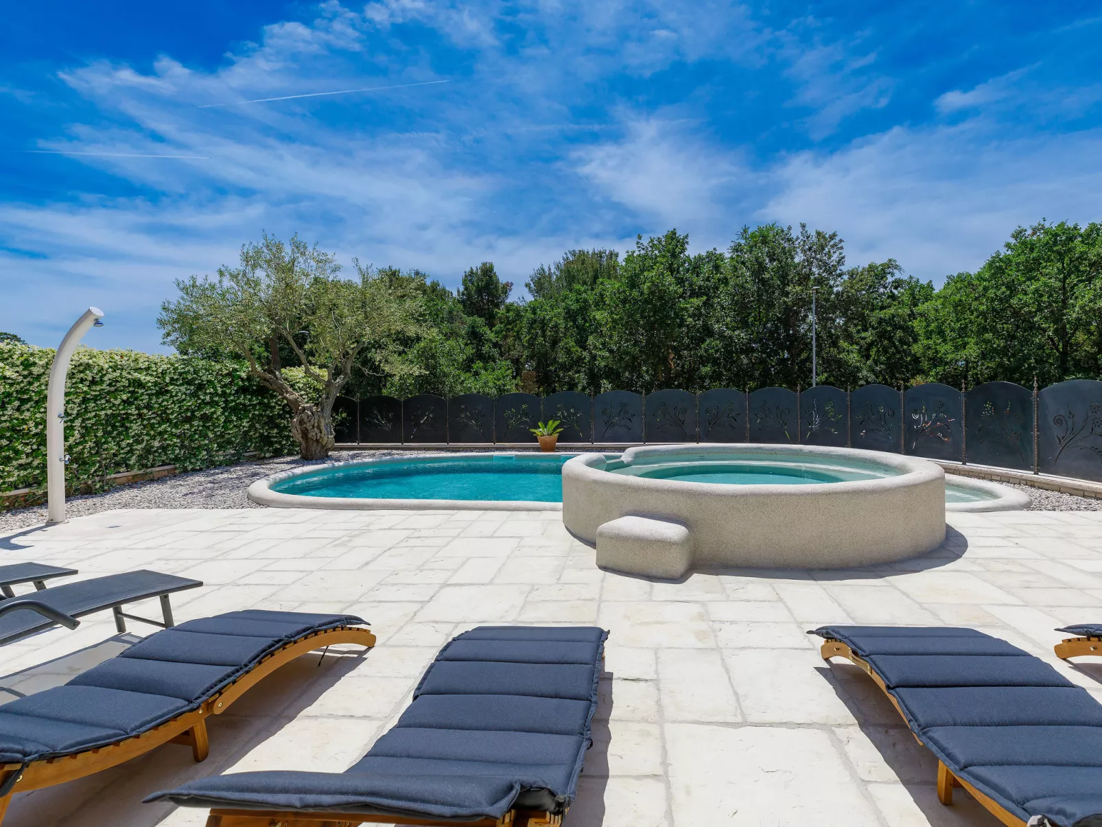 Villa Amaii-Outside
