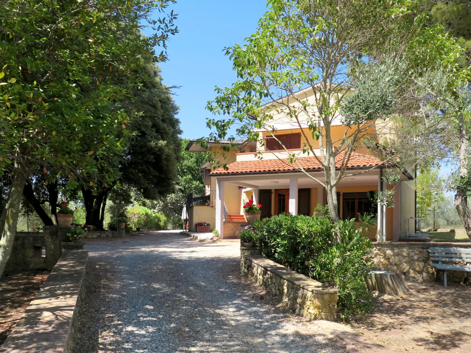Montaleo 2-Outside