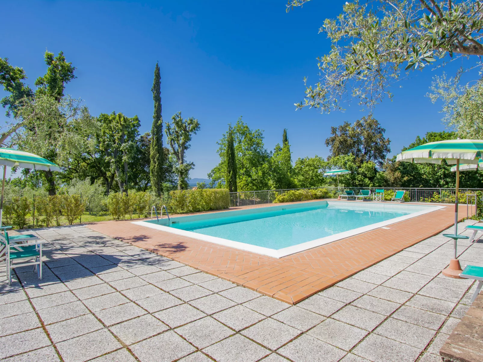 Montaleo 2-Outside