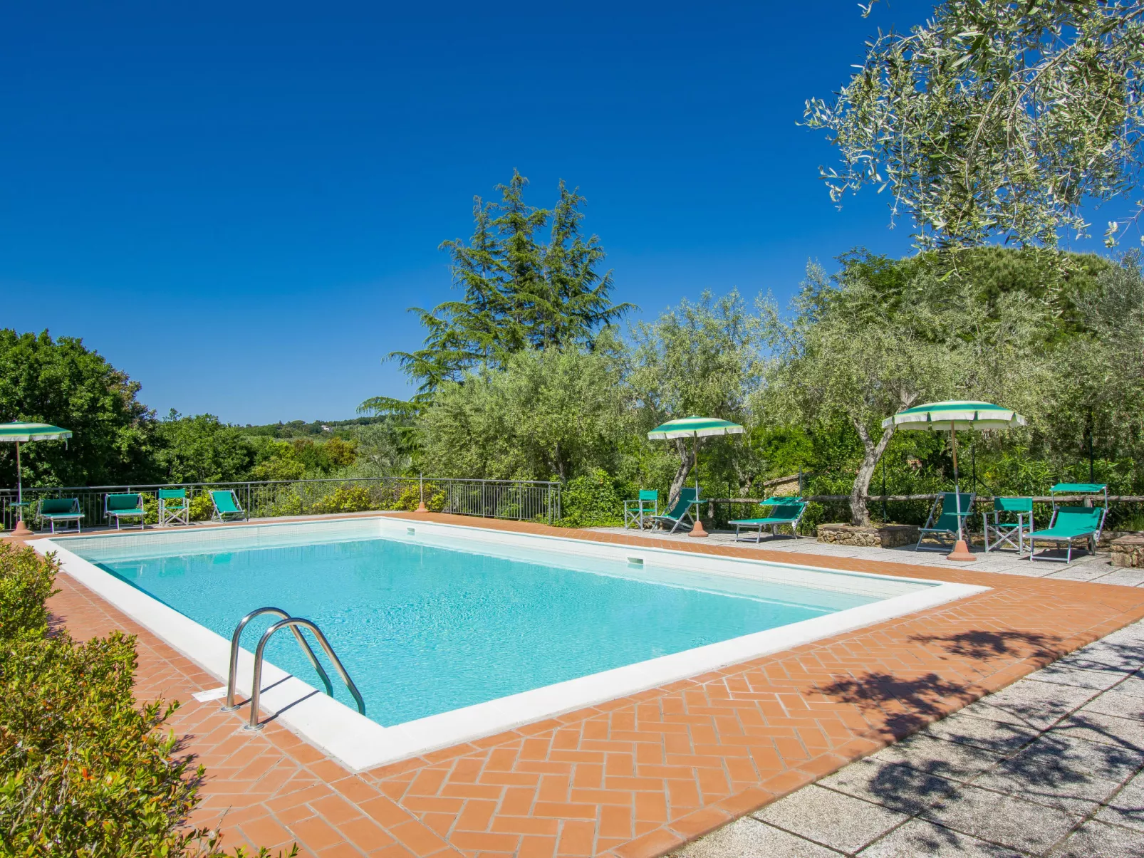 Montaleo 2-Outside