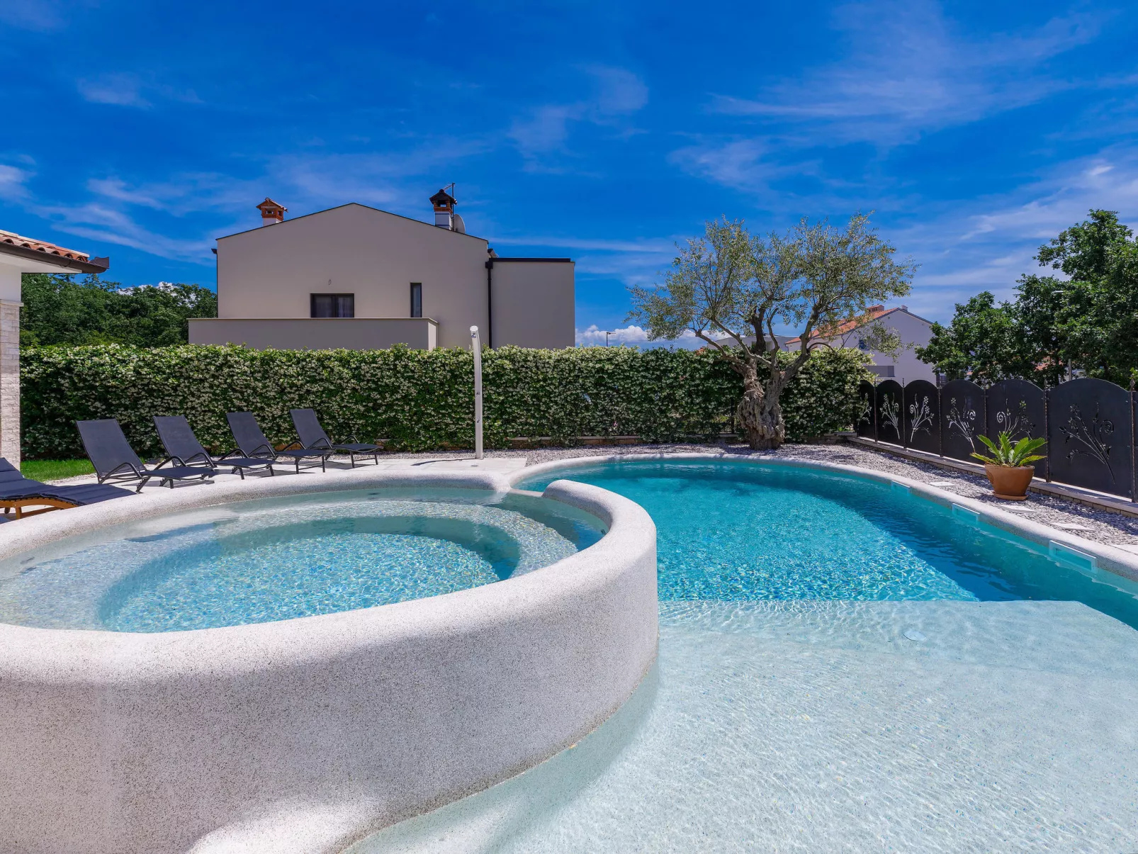 Villa Amaii-Outside