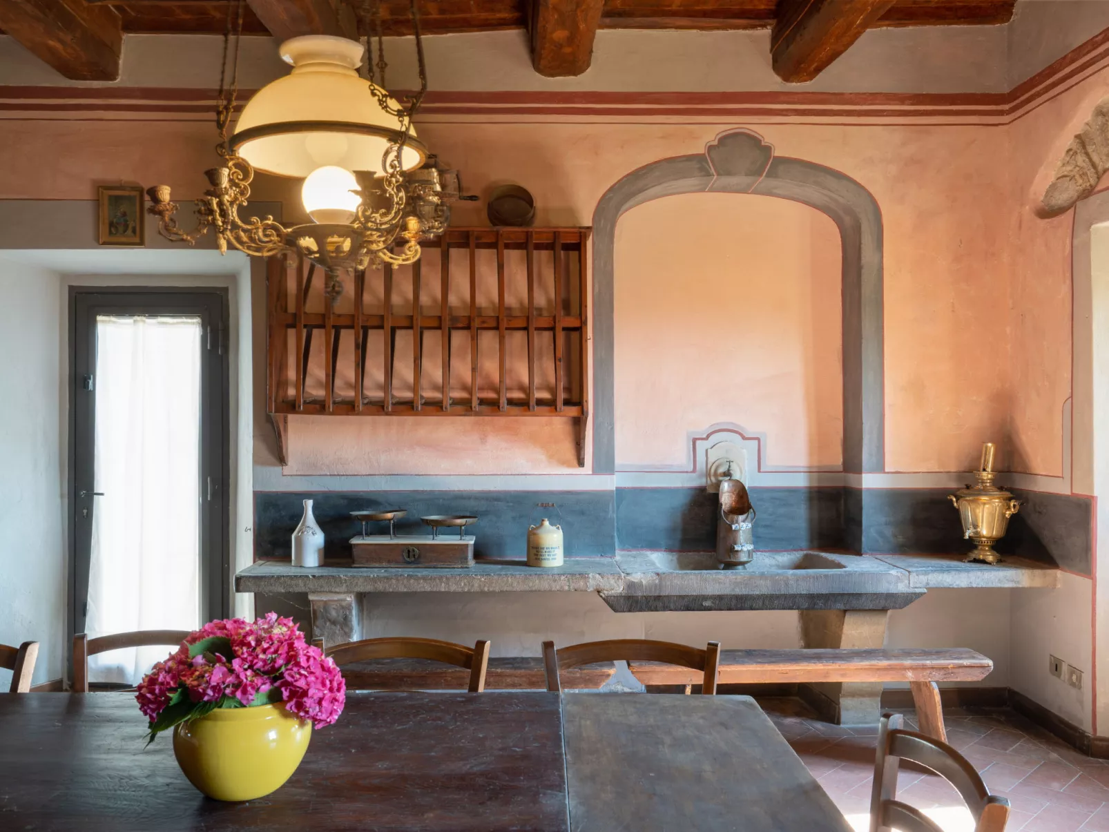 San Leolino-Inside