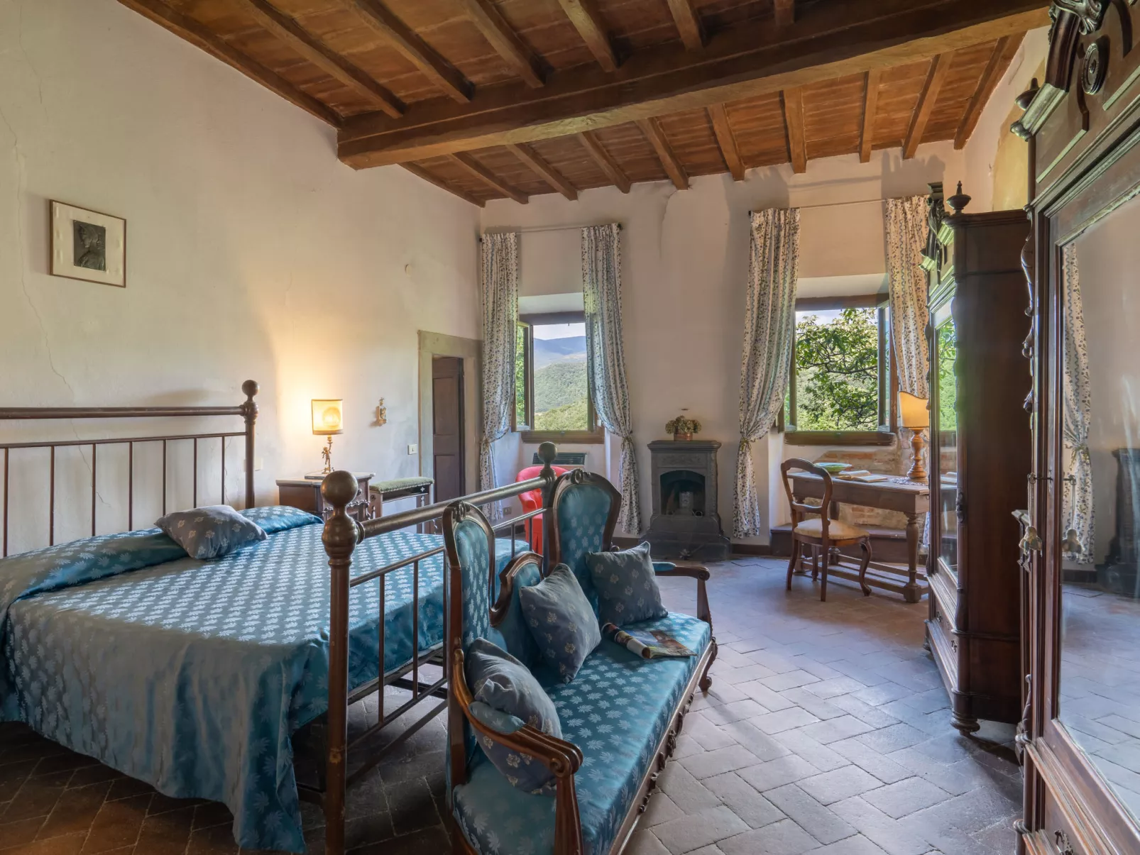 San Leolino-Inside