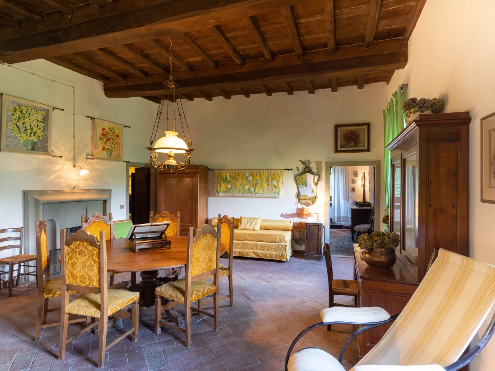 San Leolino-Inside