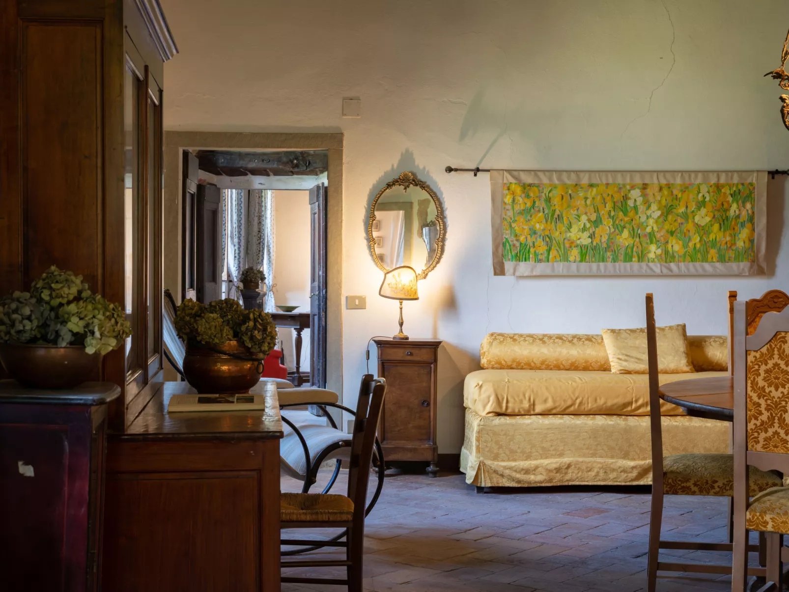 San Leolino-Inside