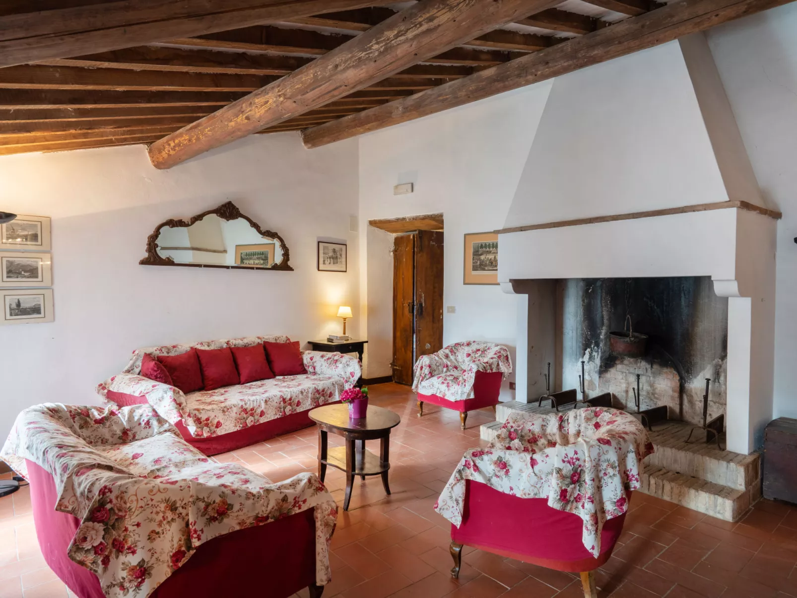 San Leolino-Inside