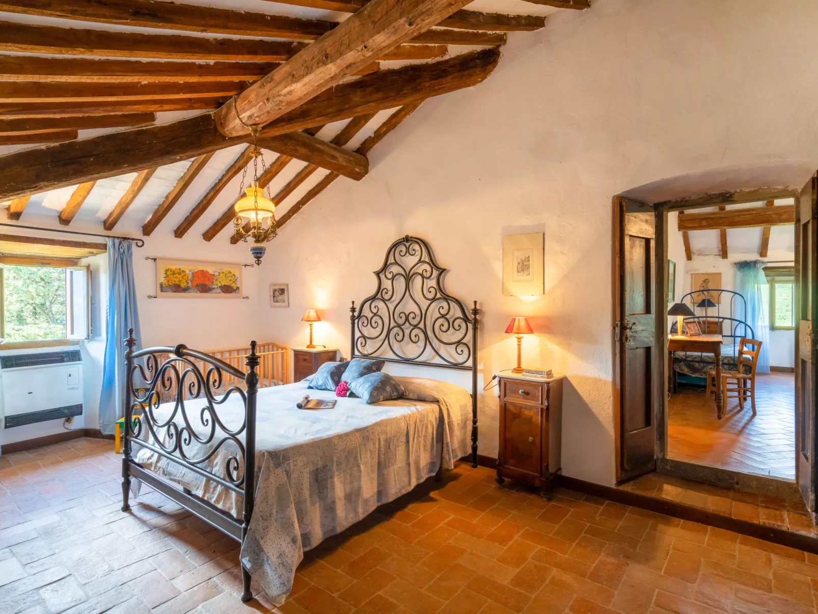 San Leolino-Inside