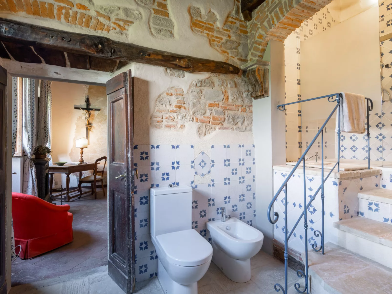 San Leolino-Inside