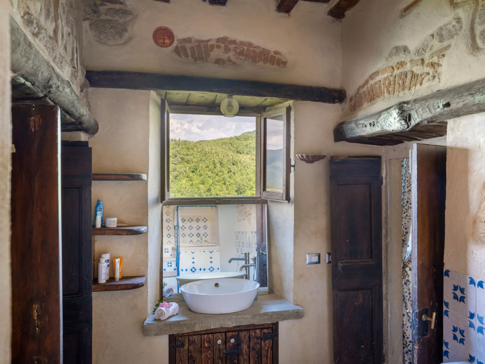 San Leolino-Inside