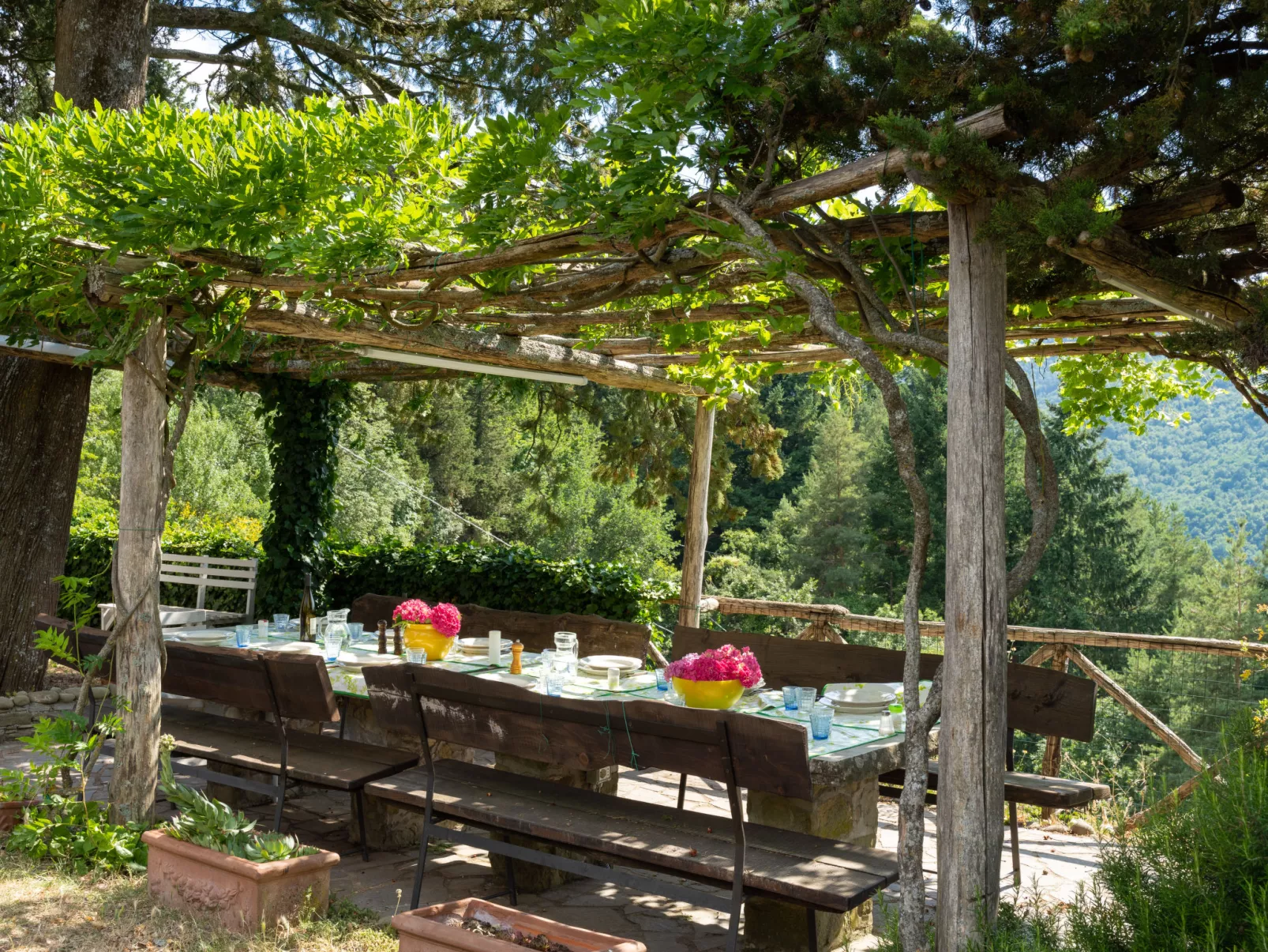 San Leolino-Outside