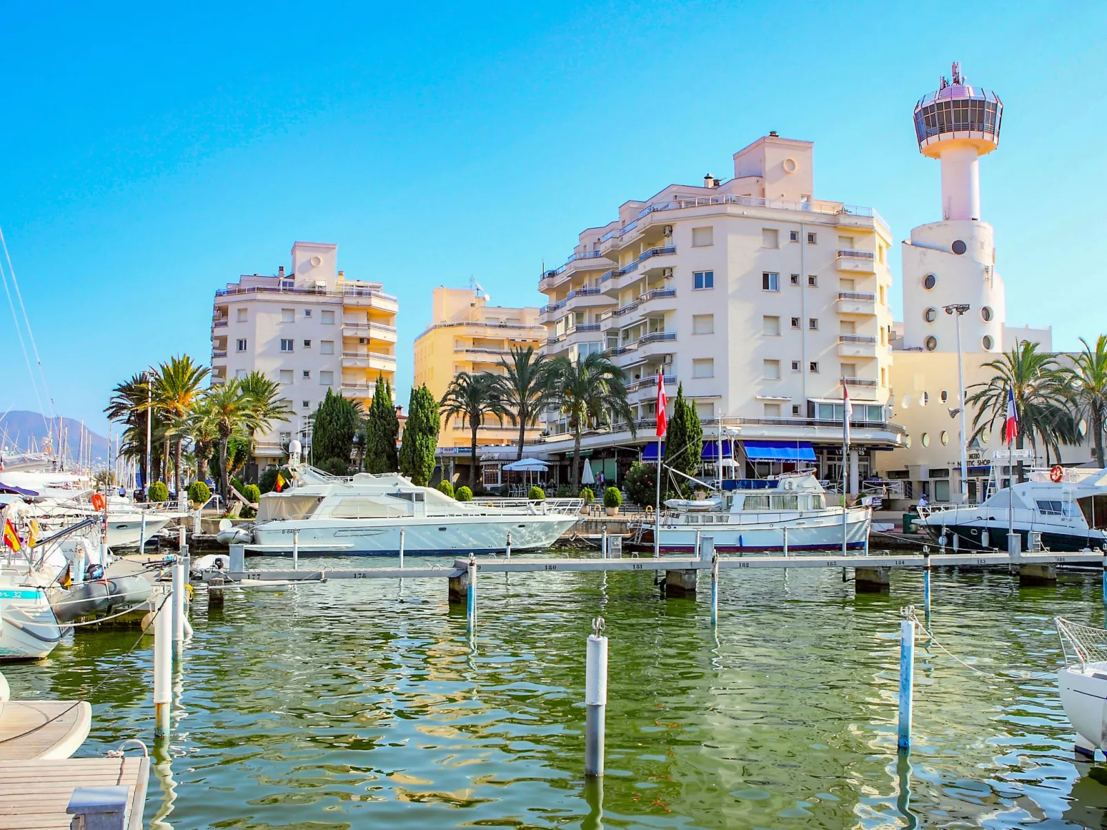 Club Nautic-Outside