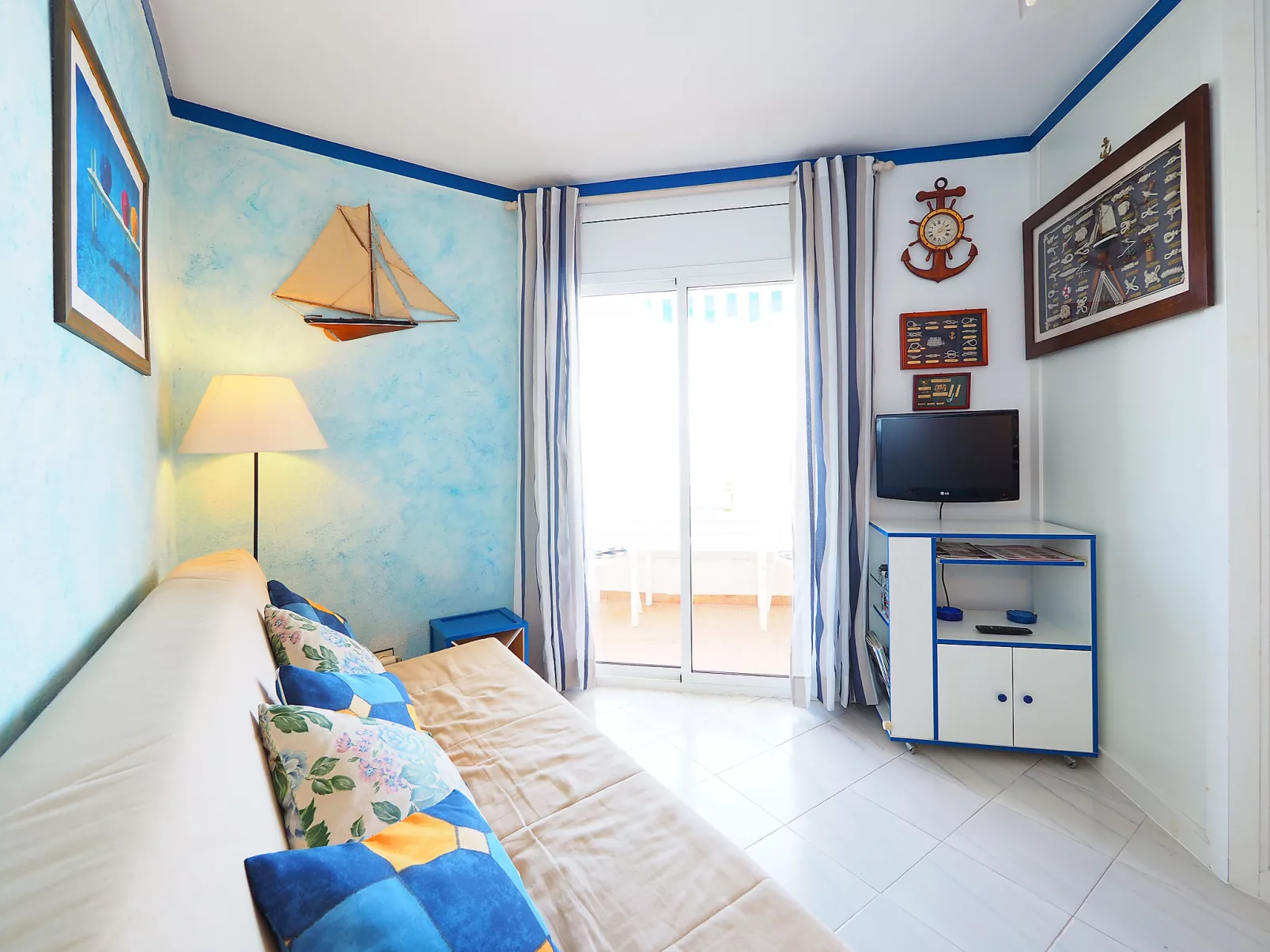 Club Nautic-Dedans
