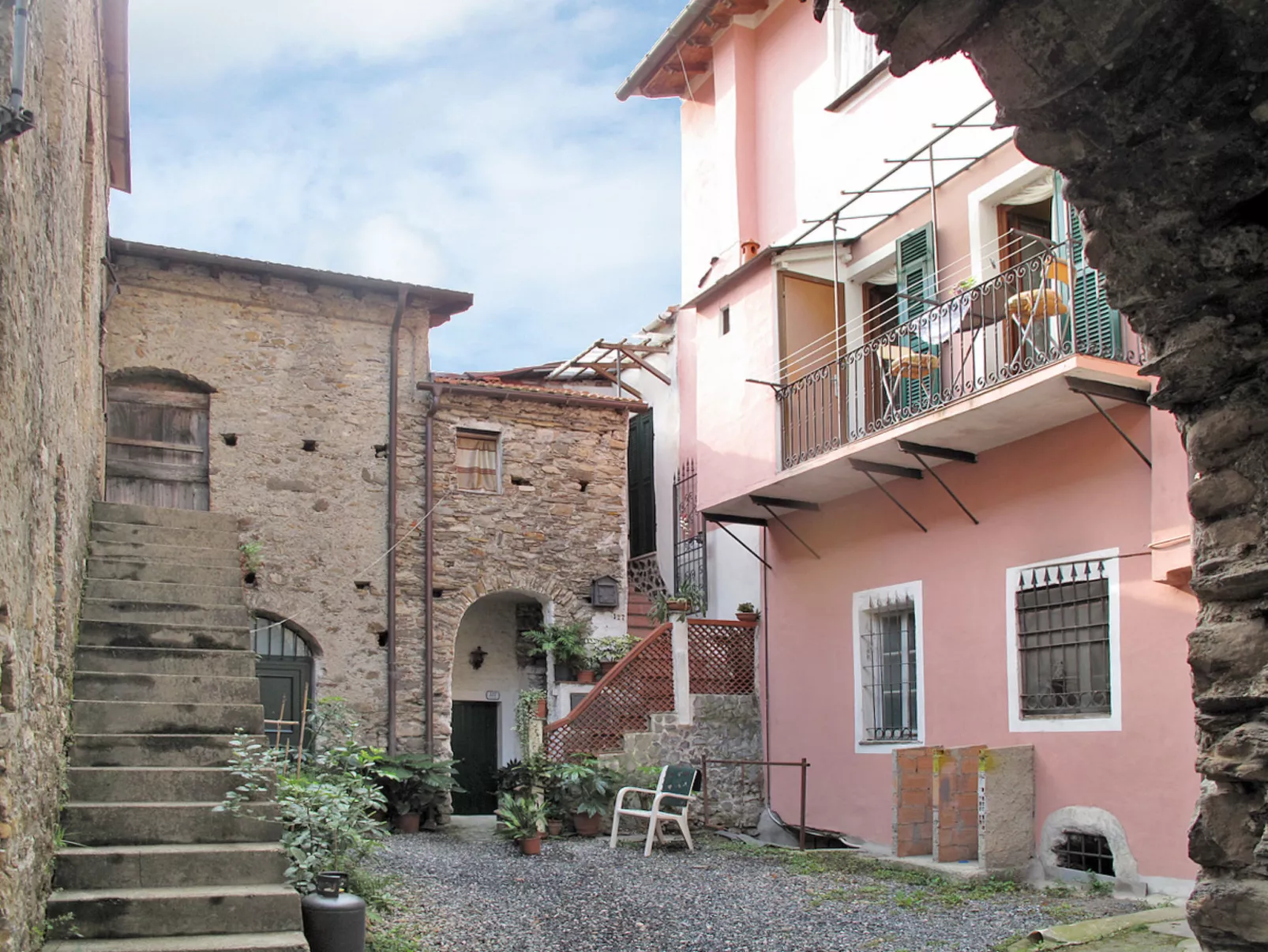 Limone-Outside