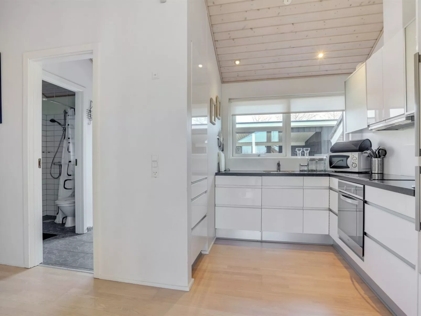 "Dorithea" - 3.5km from the sea-Drinnen