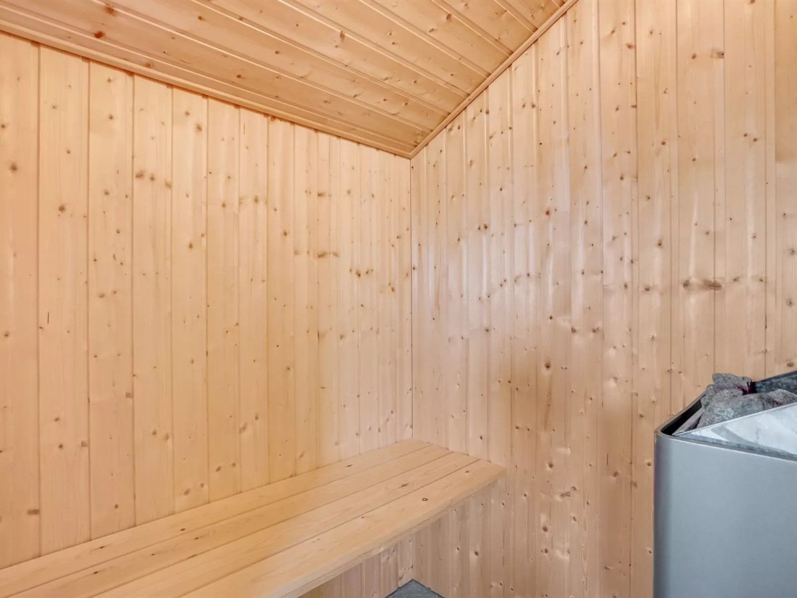 "Dorithea" - 3.5km from the sea-Drinnen