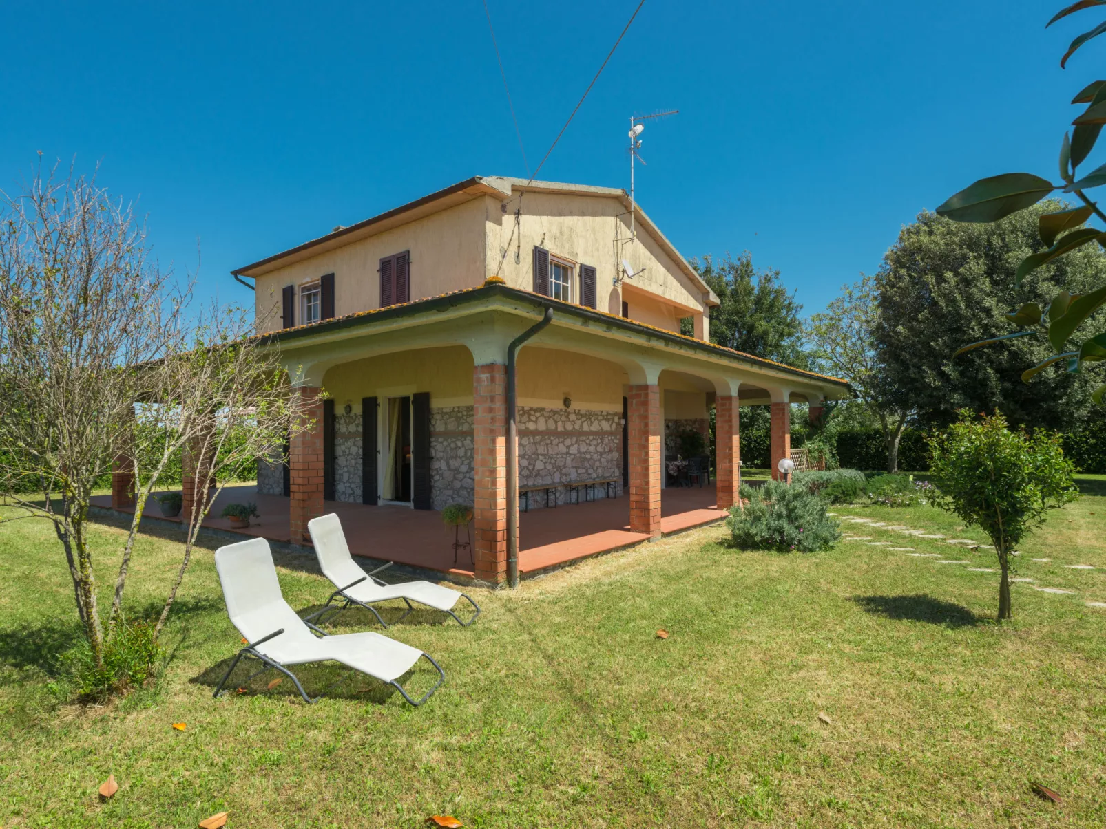 Podere Chiocciolaia-Outside