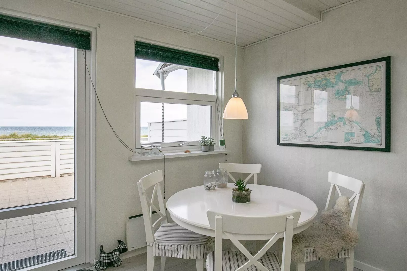Seaside Serenity at Hasmark Beach-By Traum-Indoor