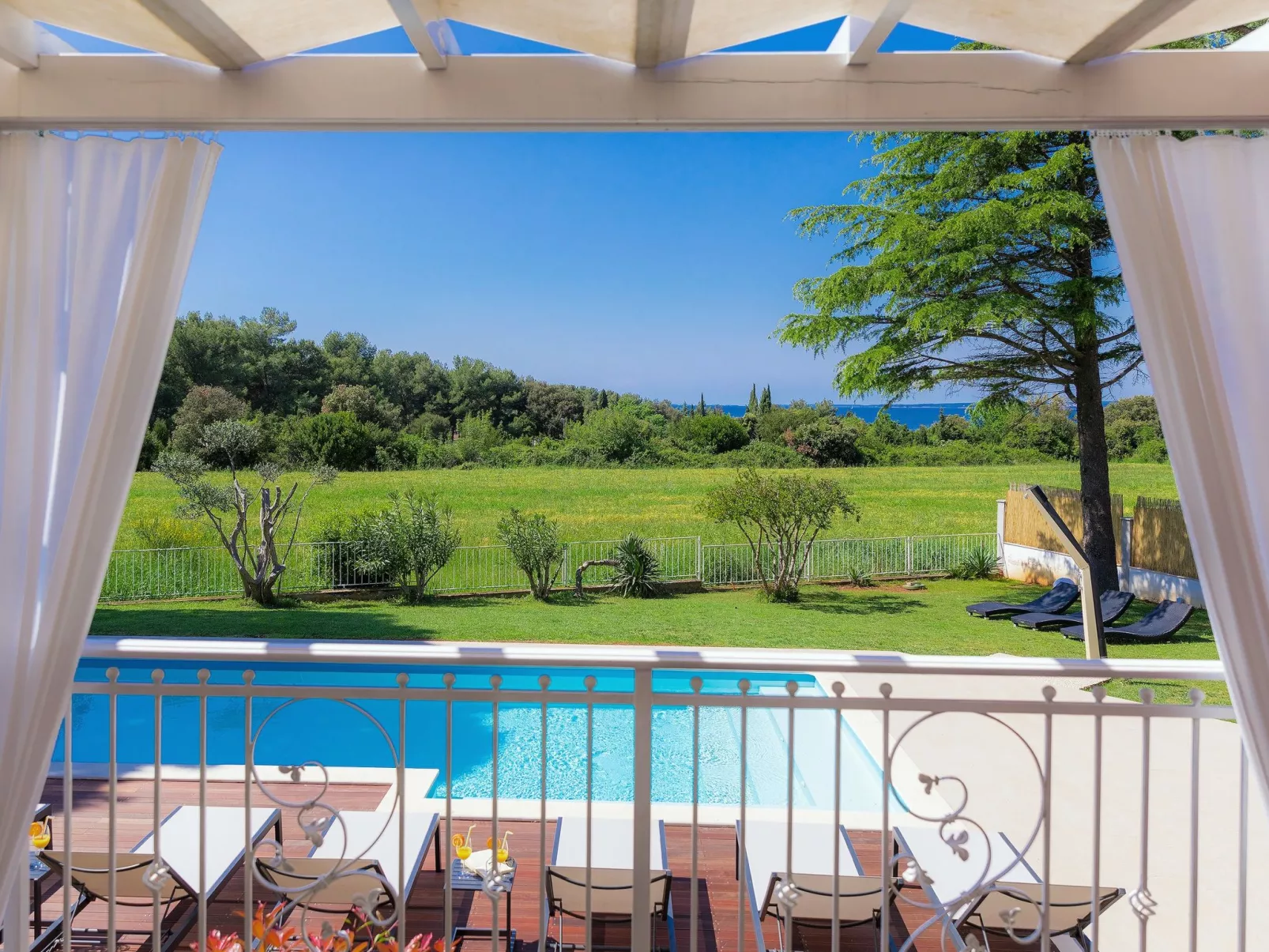 Villa Puntizela-Dedans
