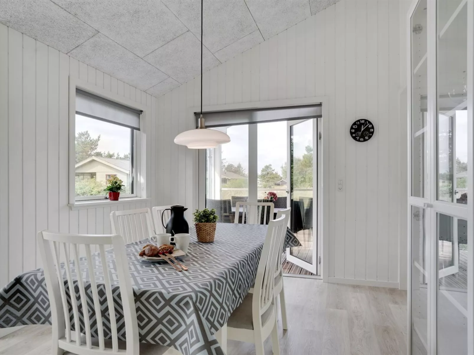 "Raakel" - 950m from the sea-Inside