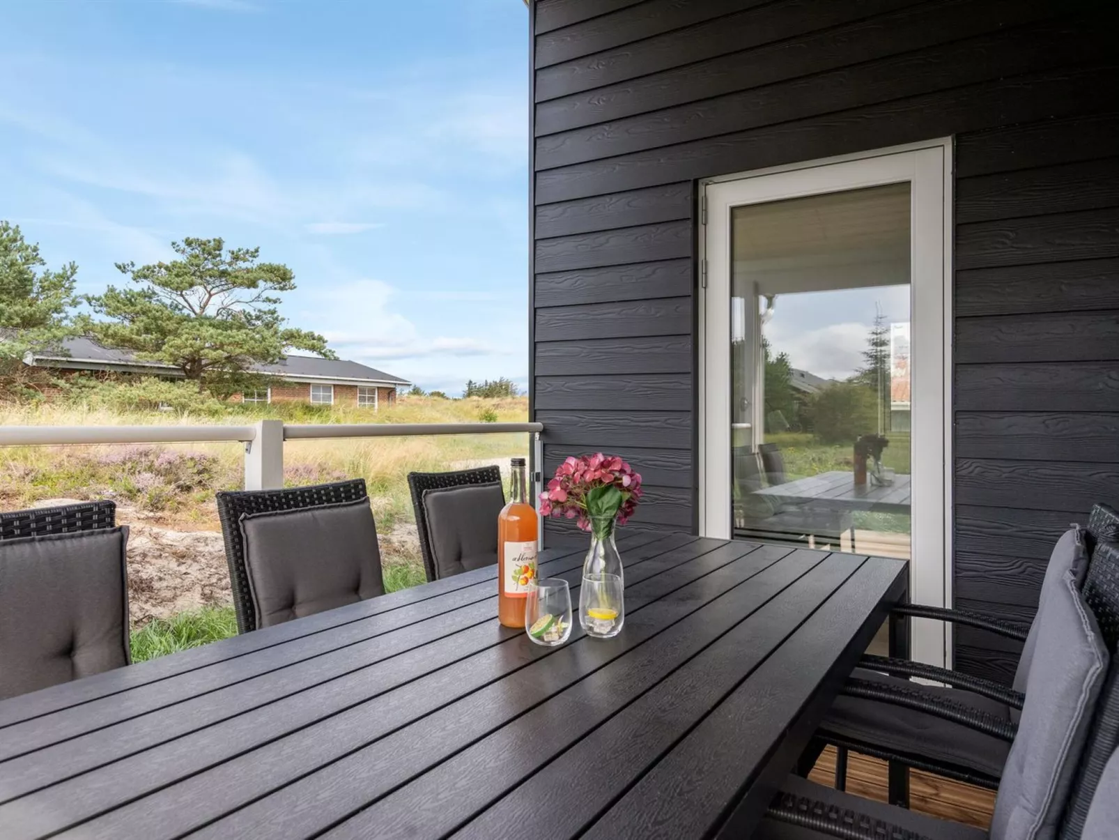 "Raakel" - 950m from the sea-Outside