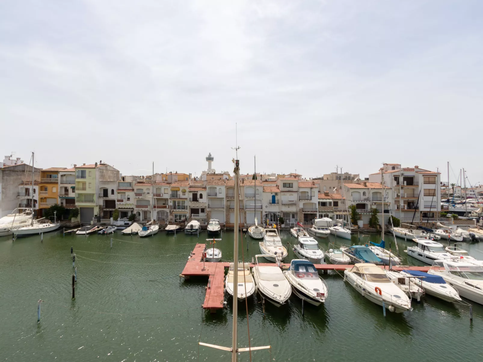 Port Ducal-Outside