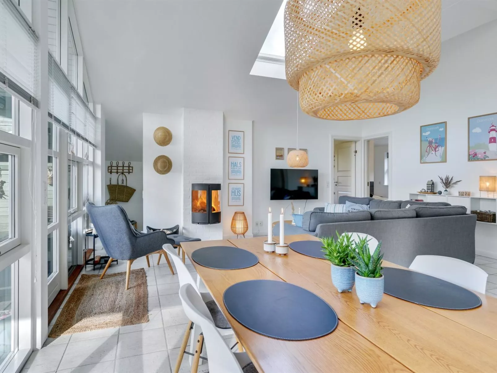 "Asgard" - 500m from the sea-Inside