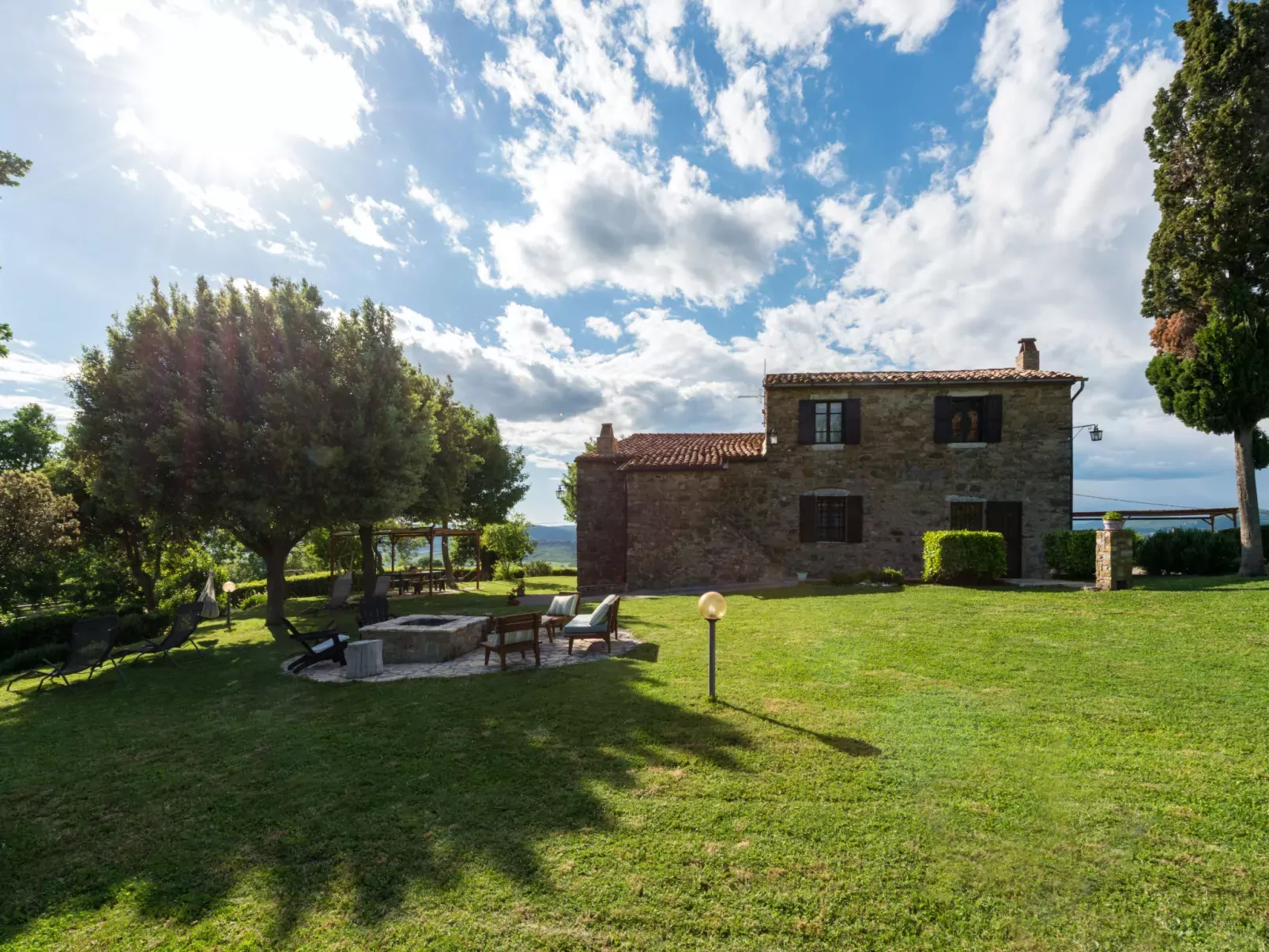 Montecavallo-Outside
