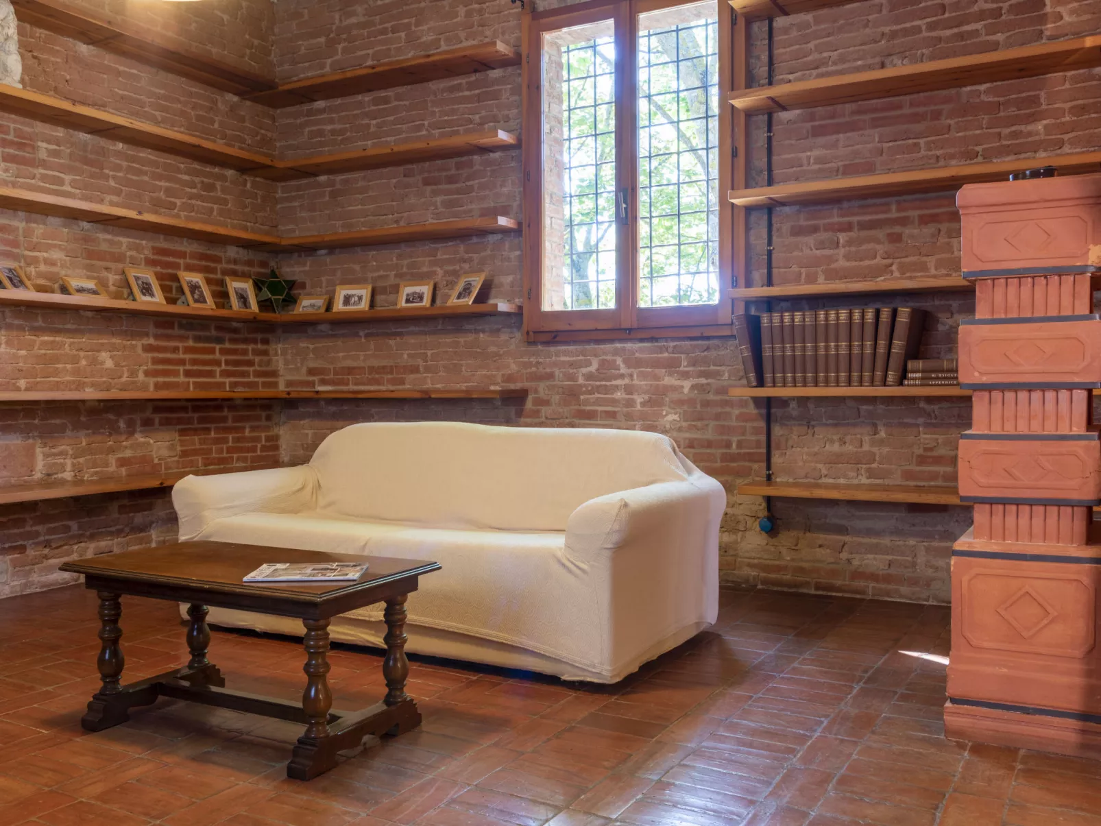 Borgo del Papa-Inside