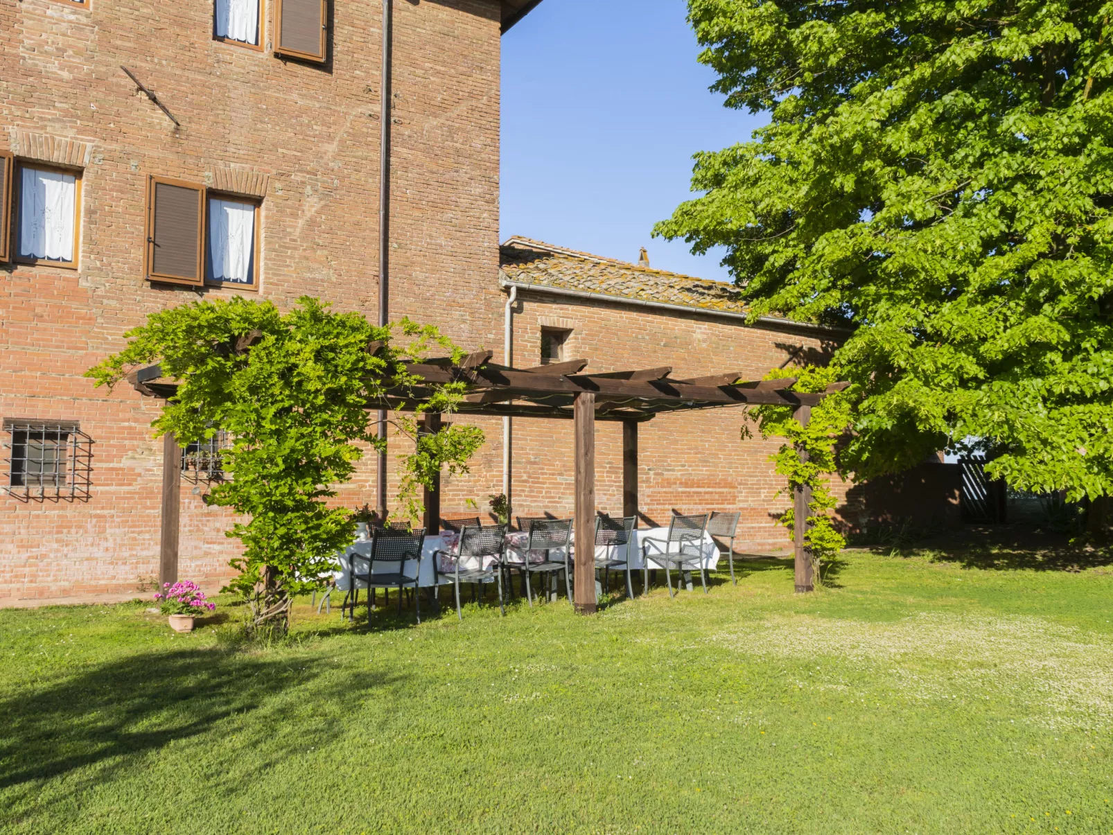 Borgo del Papa-Outside