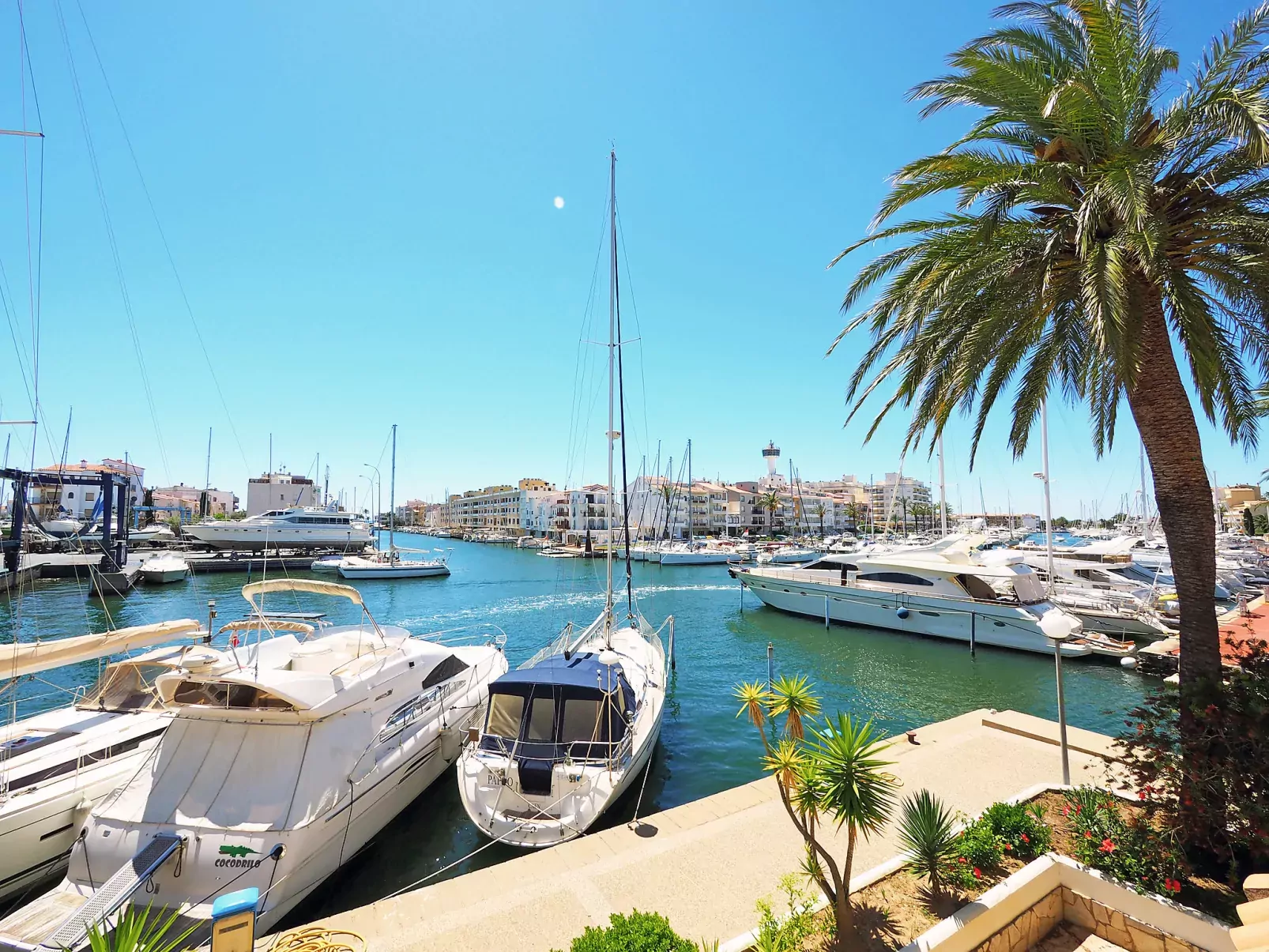 Port Rhodes-Outside