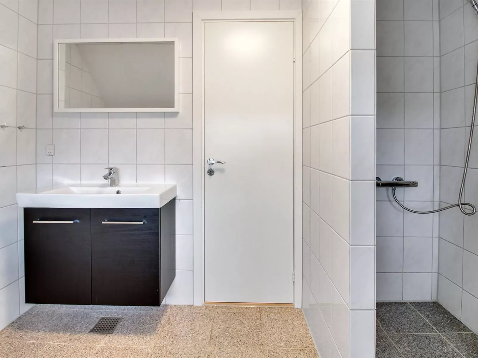 "Irlin" - 800m from the sea-Inside