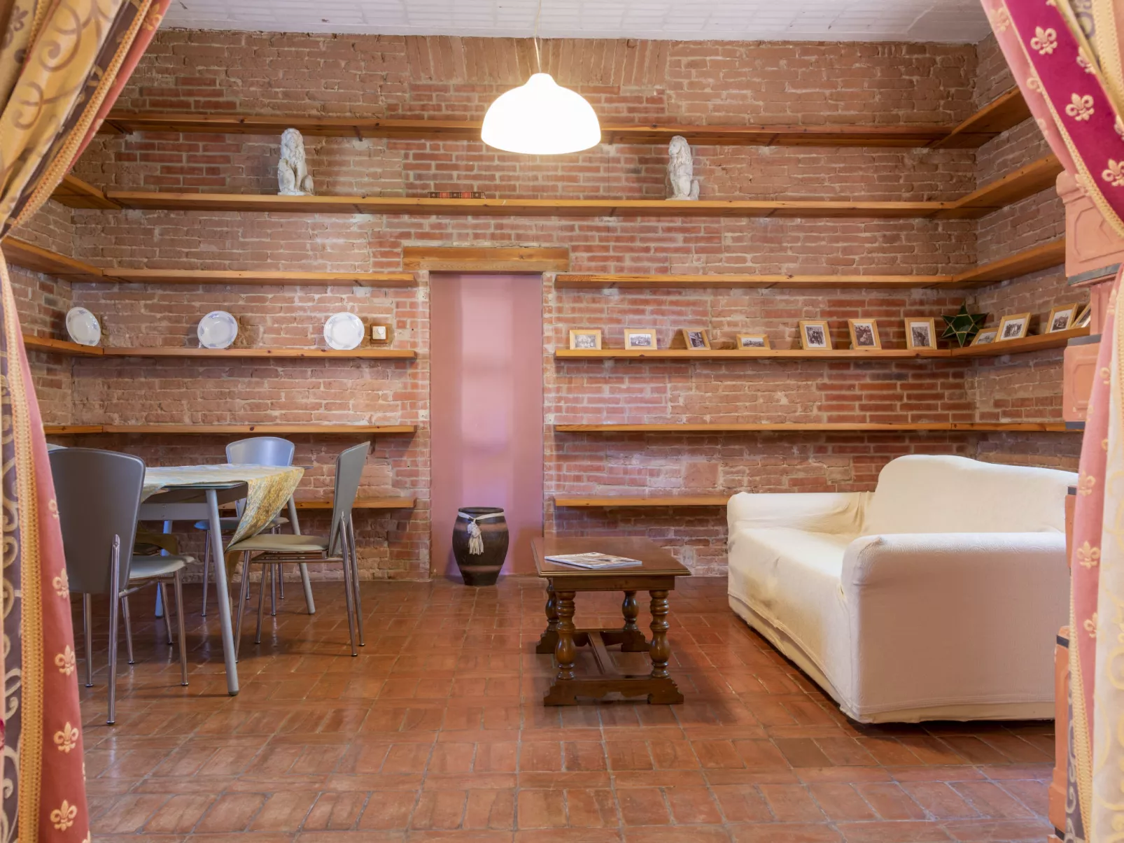 Vecchio Mulino-Inside