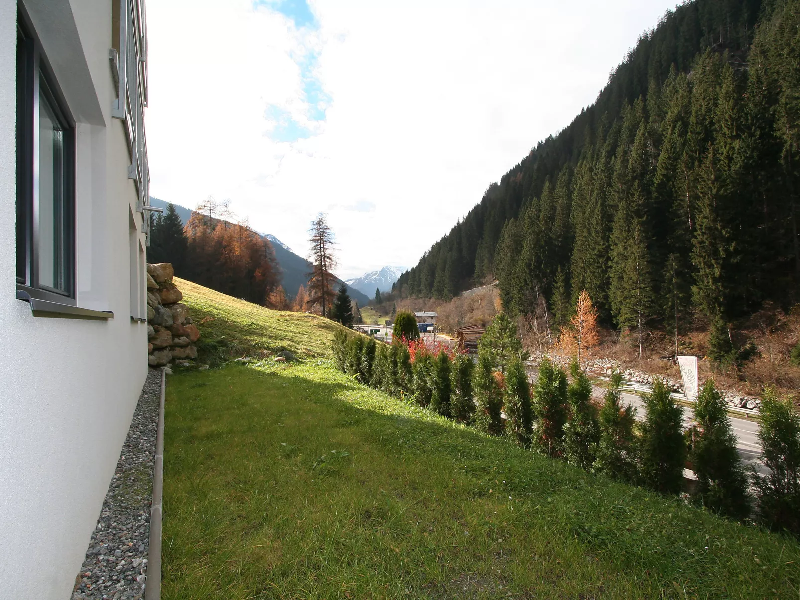 Collina-Outside