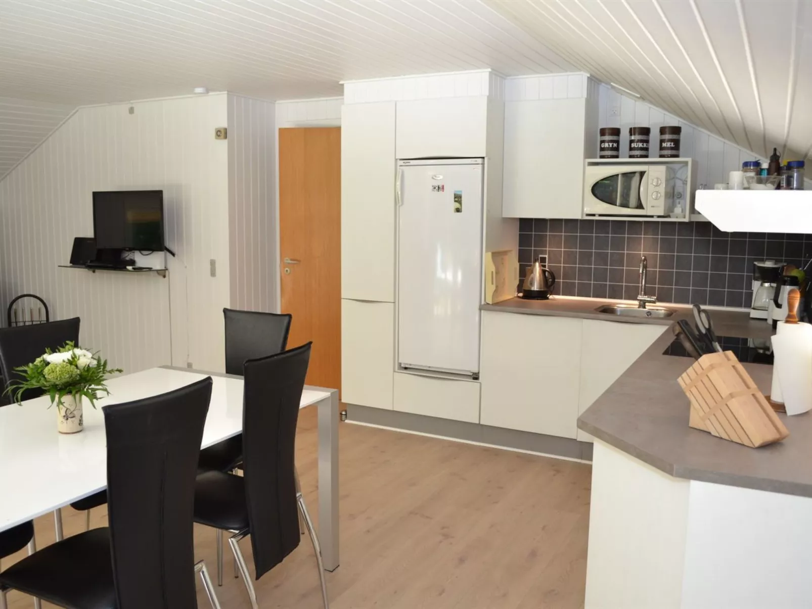 "Carlene" - 25km from the sea-Inside