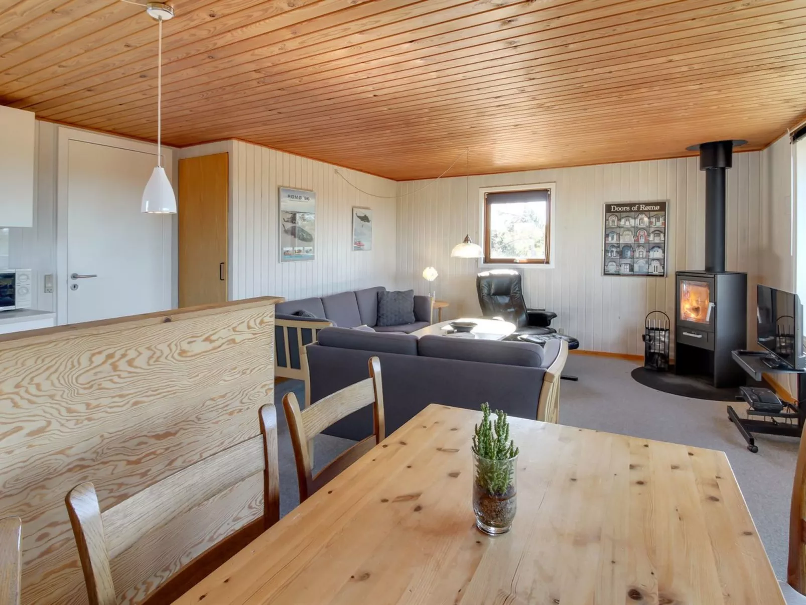 "Sara" - 2.5km from the sea-Inside