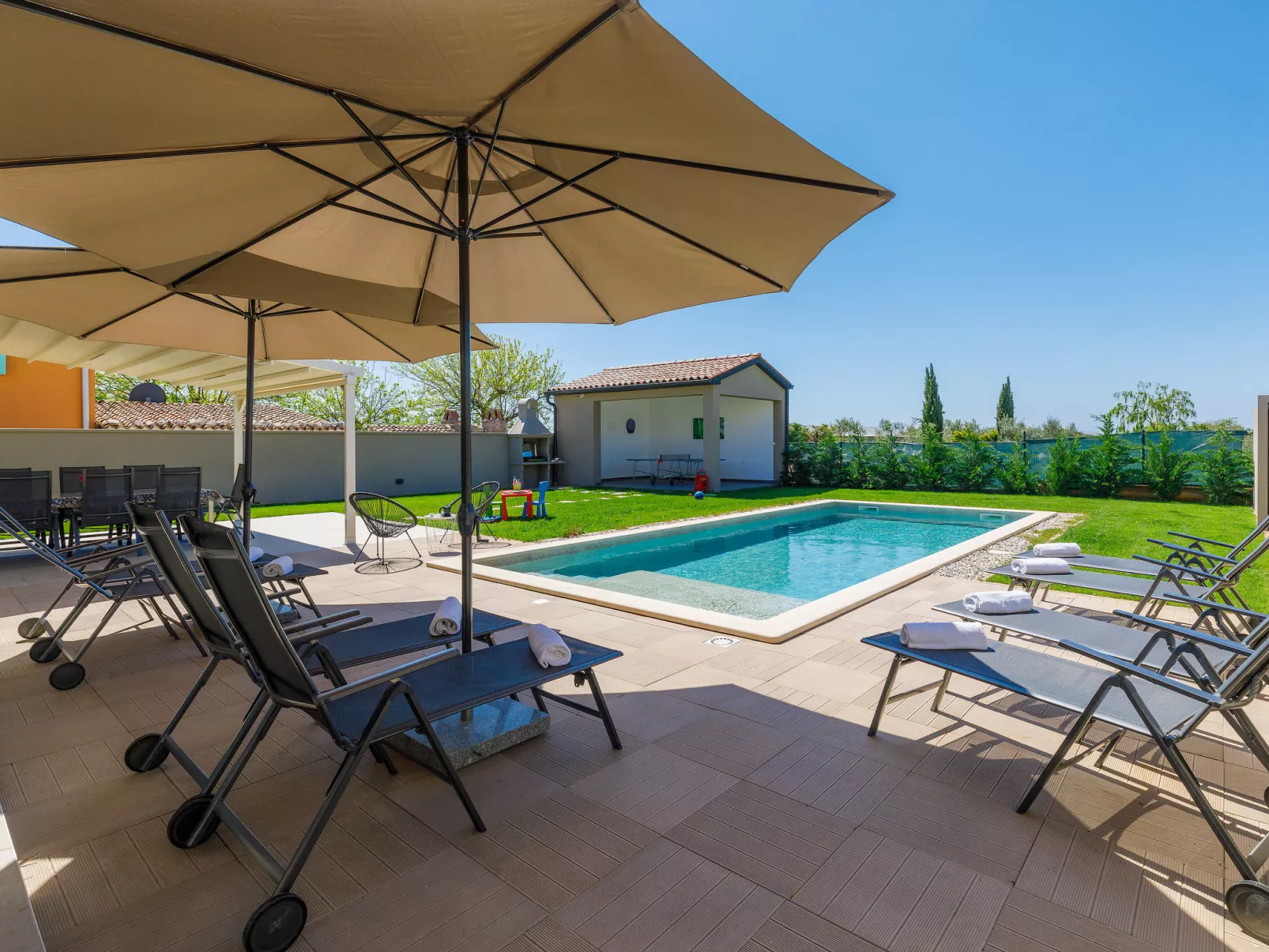 Villa Edi-Outside
