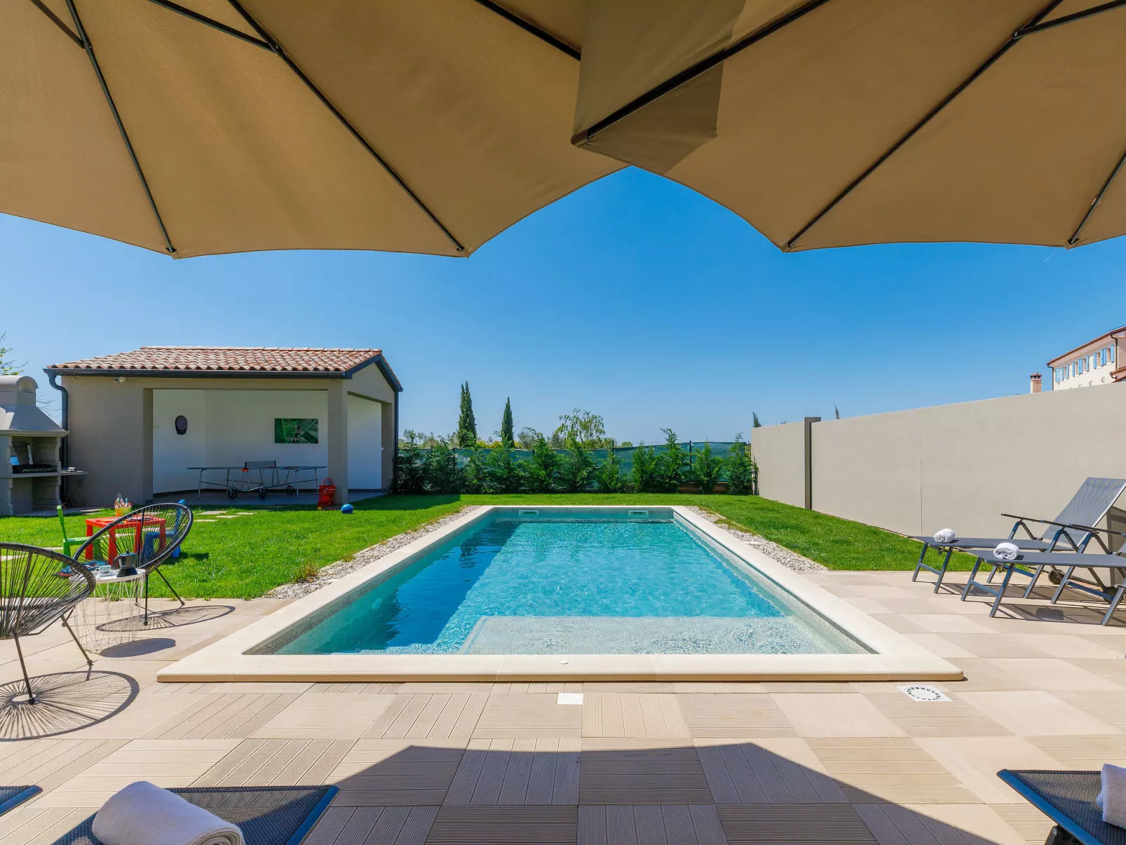 Villa Edi-Outside