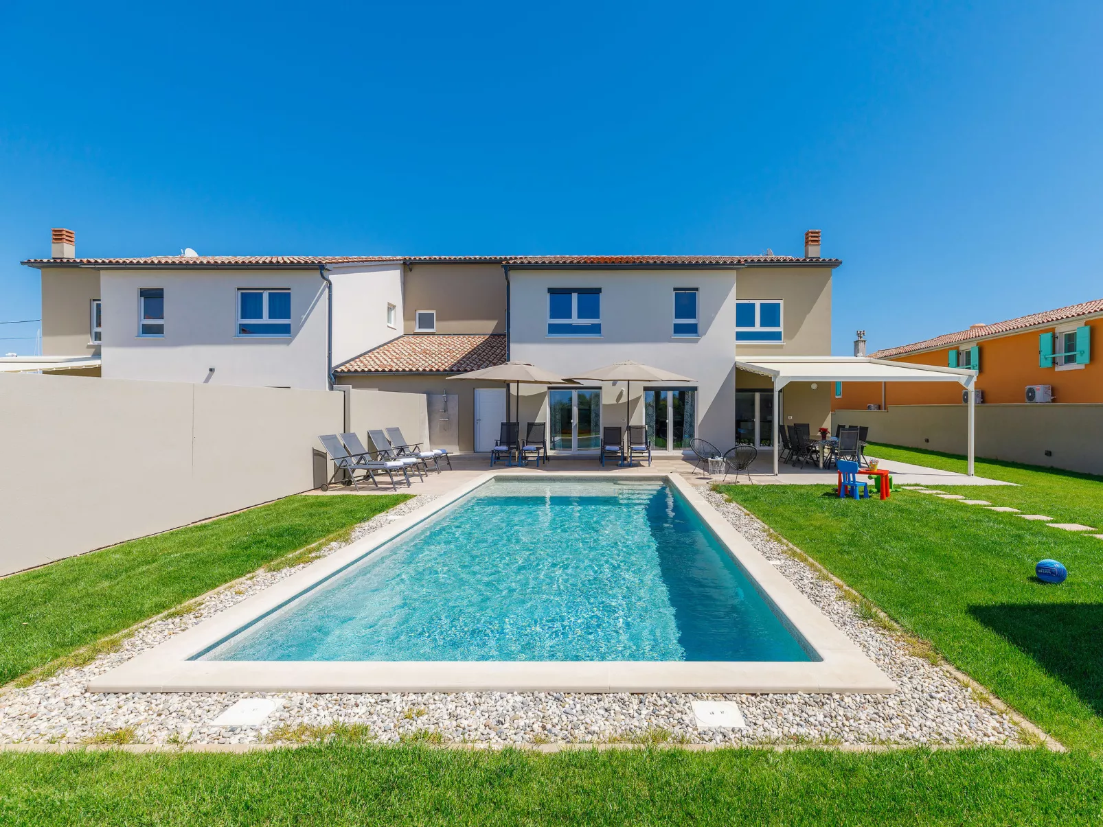 Villa Edi-Outside