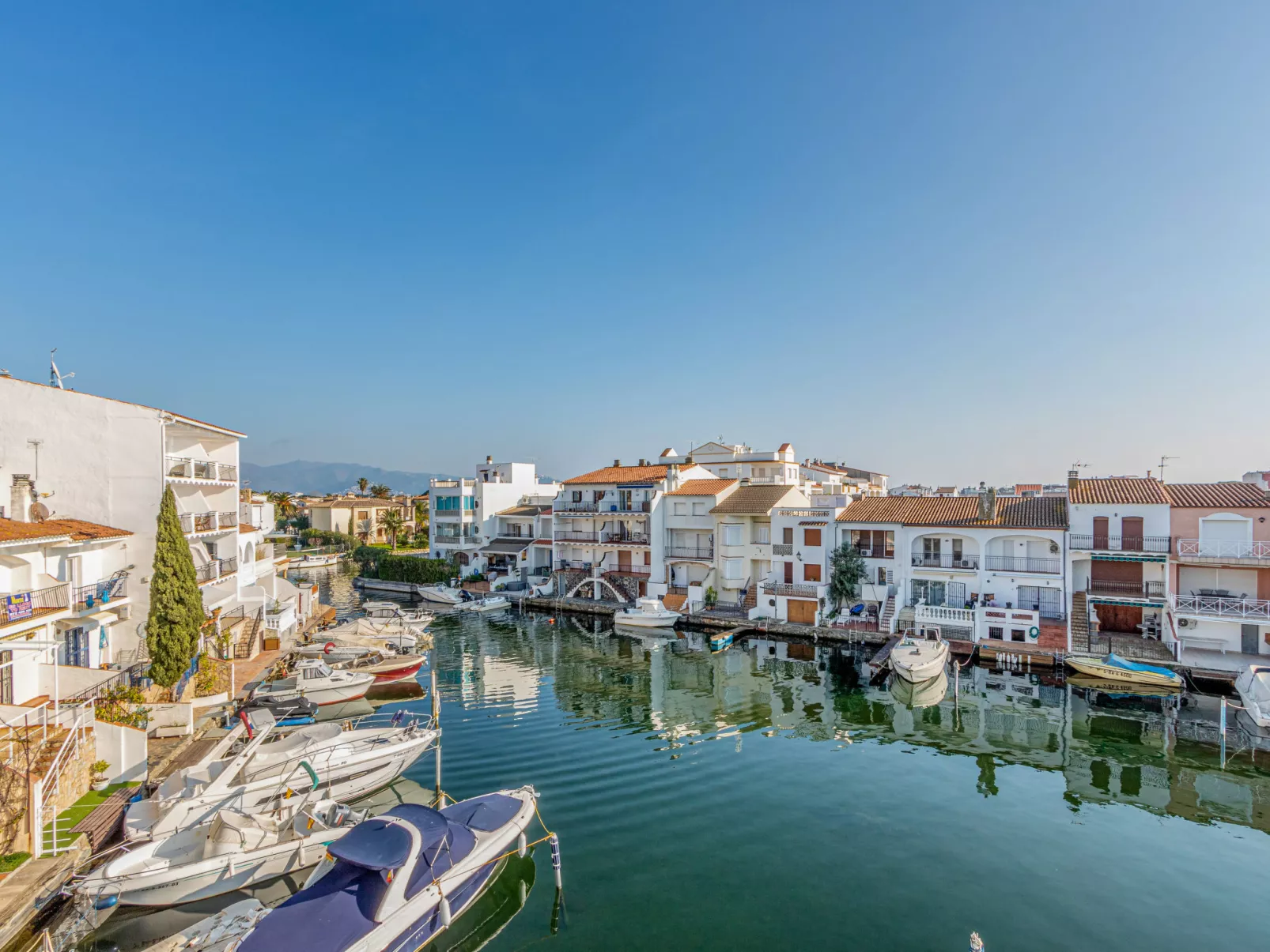 Port Banyuls-Inside