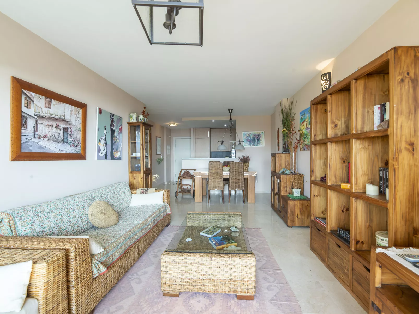 Campos de Mar-Inside