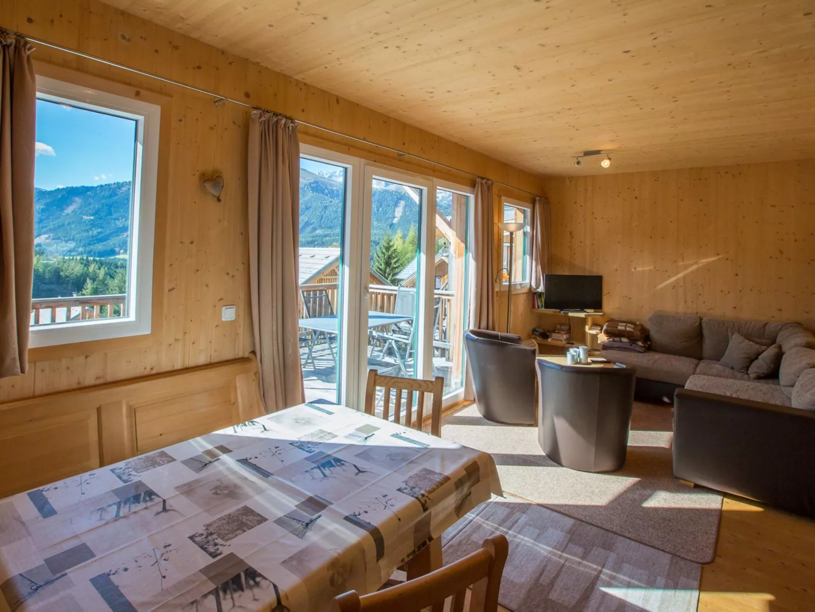Superior #63 mit IR-Sauna&Sprudelwanne