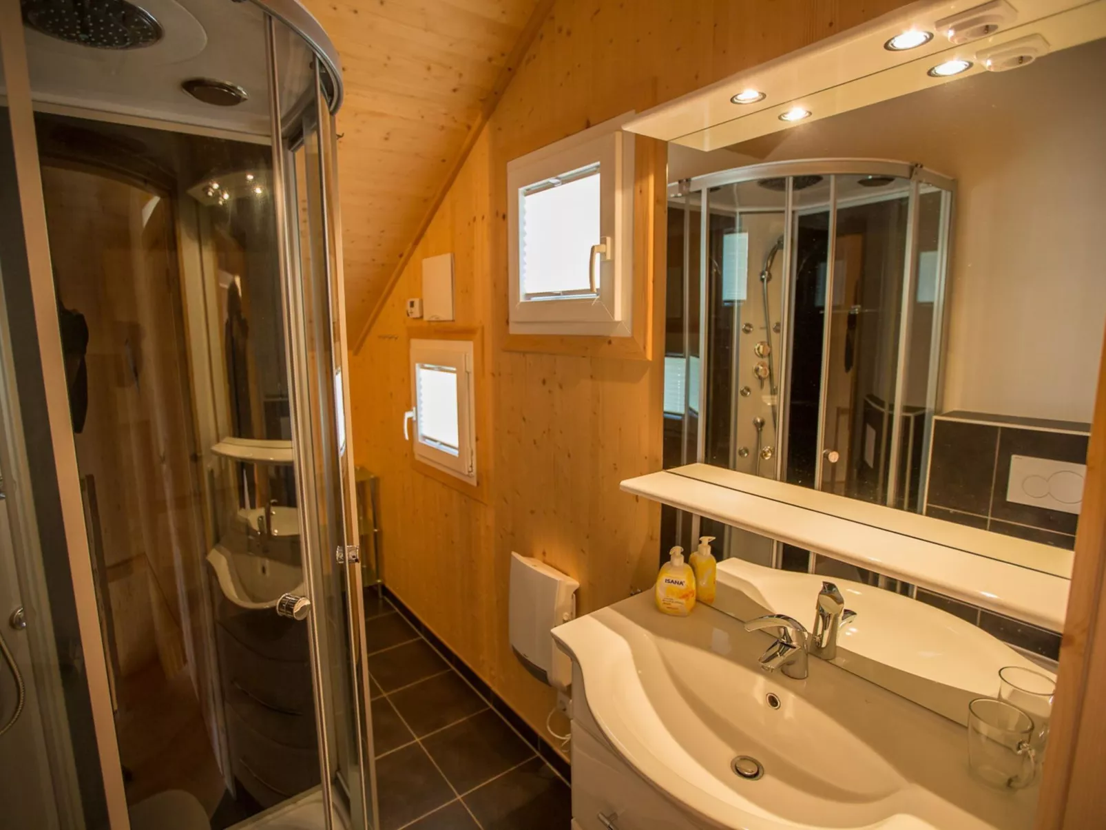 Superior #63 mit IR-Sauna&Sprudelwanne-Inside